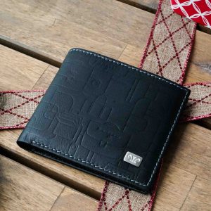 GIfts-under-100 minimalist wallet