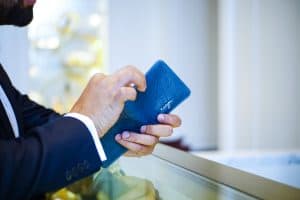 Insignia_blue-wallet_1