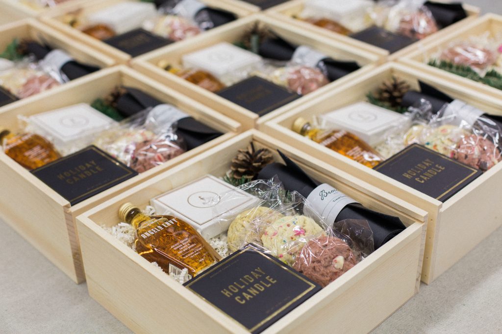 business gifts dubai